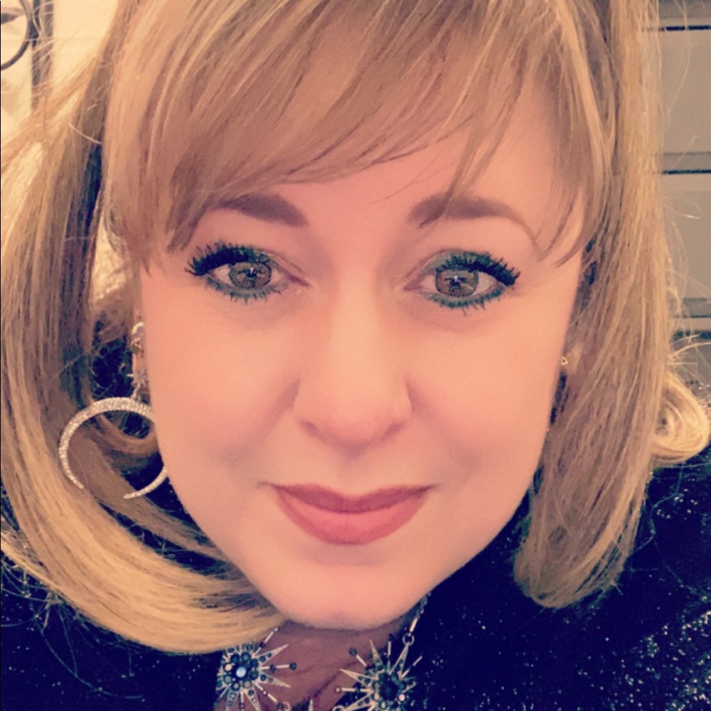 Meet your Posher, Lori